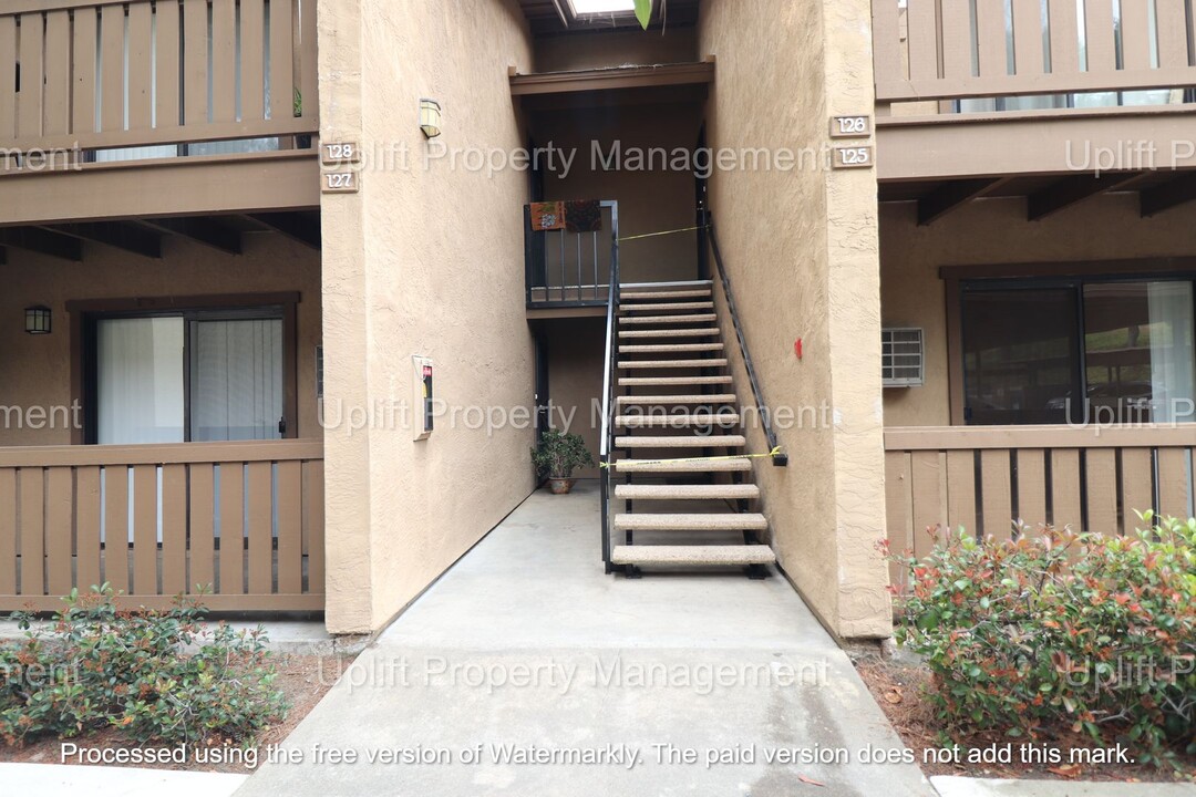 10246 Black Mountain Rd in San Diego, CA - Building Photo