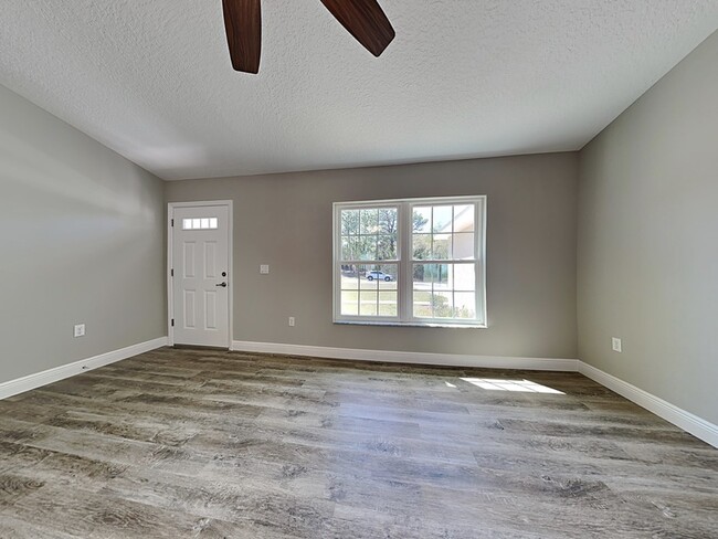 10465 N Spaulding Dr in Citrus Springs, FL - Building Photo - Building Photo