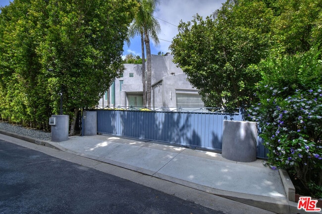 4035 Pacheco Dr in Los Angeles, CA - Building Photo - Building Photo