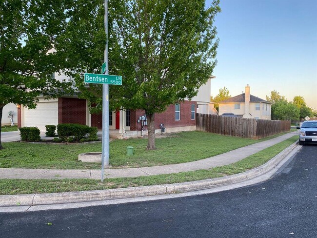 5201 Tower Trail in Austin, TX - Building Photo - Building Photo