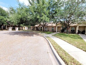 2402 Tahiti Dr in Edinburg, TX - Building Photo - Building Photo