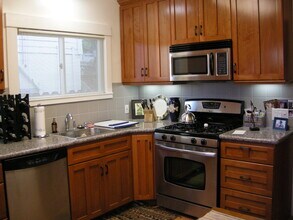 514-512 Brinkerhoff Ave in Santa Barbara, CA - Building Photo - Building Photo