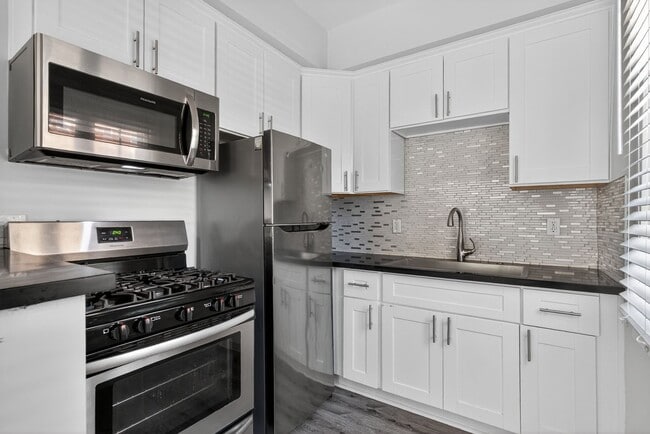 405 W 3rd St, Unit D