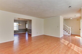 1025 Taylor Rd in Virginia Beach, VA - Foto de edificio - Building Photo