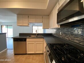 821 E Redondo Dr in Tempe, AZ - Building Photo - Building Photo