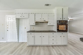 1016 N Meadowlark Ln in Stephenville, TX - Building Photo - Building Photo