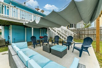 1309 Ursuline St in Galveston, TX - Foto de edificio - Building Photo