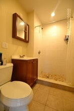 330 Washington St, Unit 1 in Boston, MA - Foto de edificio - Building Photo