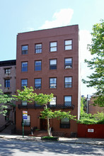 403 W 21st St in New York, NY - Building Photo - Building Photo