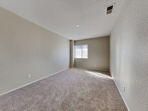 38645 Annette Ave in Palmdale, CA - Building Photo - Building Photo