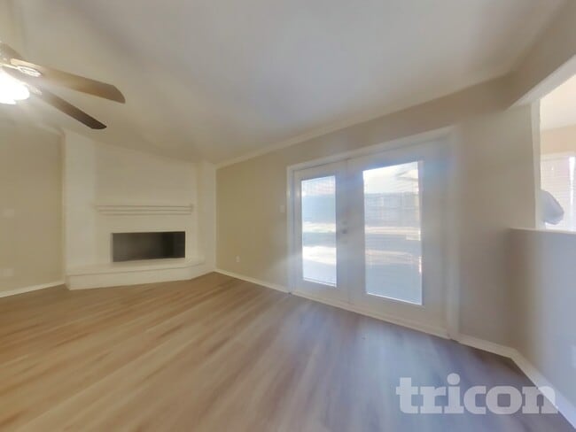 3412 Ridge Haven Cir, Unit 0104 in Bedford, TX - Building Photo - Building Photo