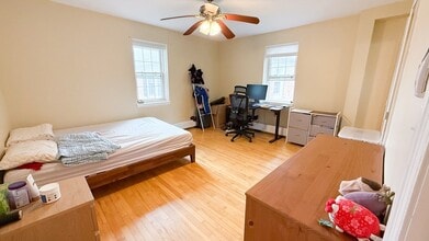 21 Hammond Pond Pkwy in Newton, MA - Building Photo - Building Photo
