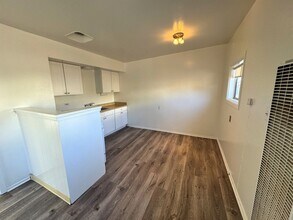 2457-2461 Pierpont Blvd in Ventura, CA - Building Photo - Building Photo