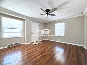 1145 65th St, Unit 6-614 in Windsor Heights, IA - Building Photo - Building Photo