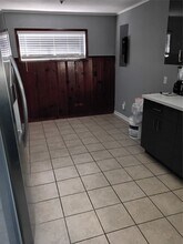 10330 S Oswego St in Houston, TX - Foto de edificio - Building Photo