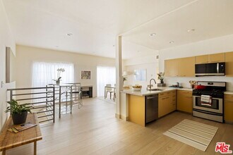 1717 Malcolm Ave in Los Angeles, CA - Building Photo - Building Photo