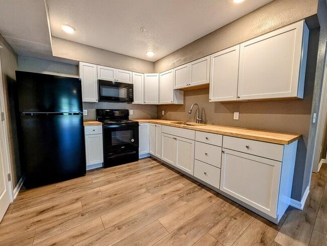 property at 1319 B Ave W