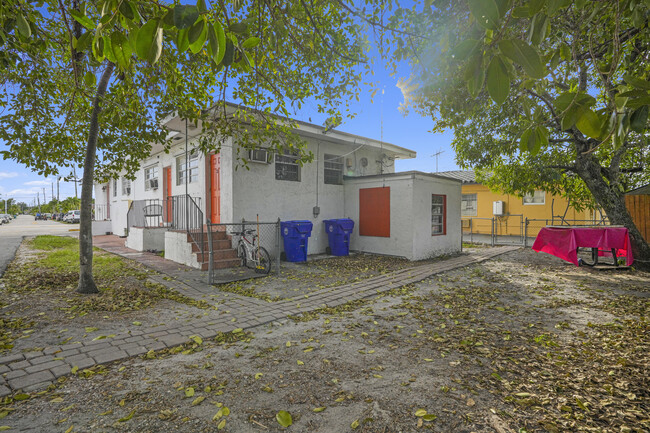 4831 W Flagler St in Coral Gables, FL - Building Photo - Building Photo