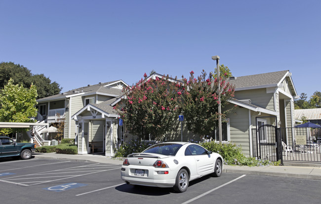 The Reserve at Napa in Napa, CA - Foto de edificio - Building Photo