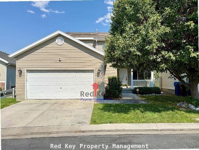 103 Crystal Bay Dr in Stansbury Park, UT - Building Photo - Building Photo