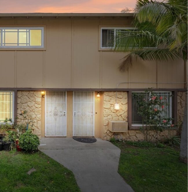 1602 N King St in Santa Ana, CA - Building Photo - Building Photo
