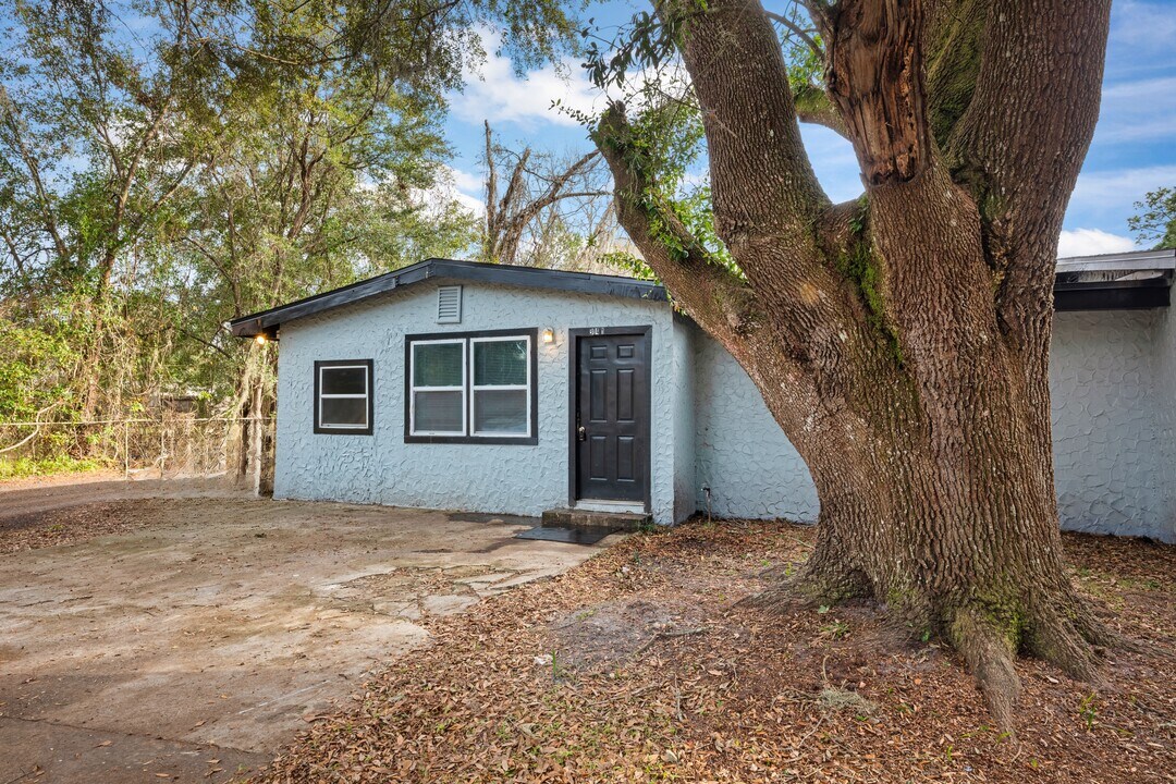304 Bernard Rd, Unit 2 in Jacksonville, FL - Foto de edificio