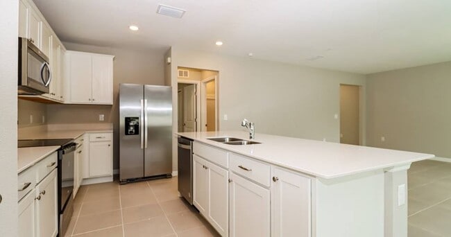 Redding Pointe in Lakeland, FL - Building Photo - Building Photo