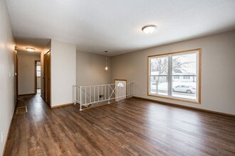 6507 Laurel Ln NE in Cedar Rapids, IA - Building Photo - Building Photo