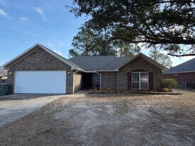124 Wayfair Ln in Hinesville, GA - Building Photo