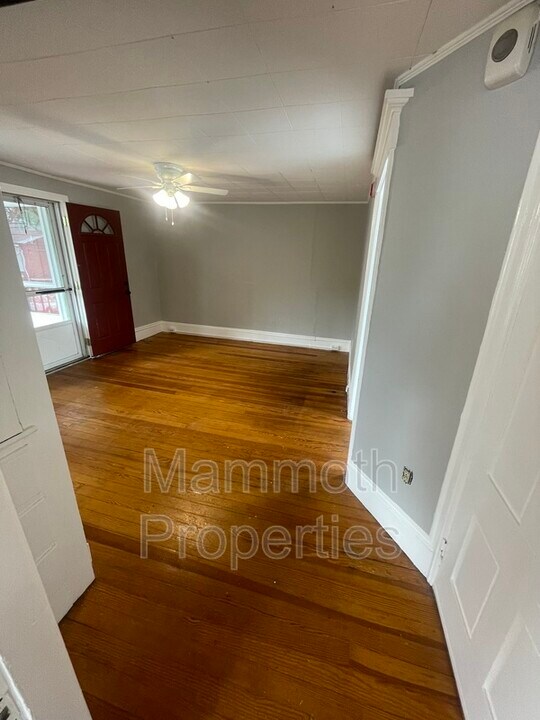 320 Lowell St in Manchester, NH - Building Photo