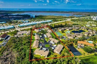 16840 Sanibel Sunset Ct, Unit 902 in Ft. Myers, FL - Foto de edificio - Building Photo