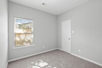 3915 Brookmeade Dr photo'