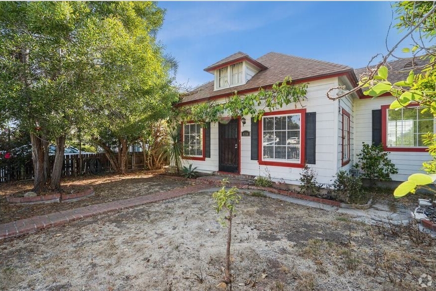 4350 Cleveland Ave in San Diego, CA - Building Photo