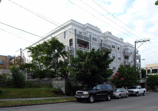 Uptown Condos in Seattle, WA - Building Photo - Building Photo