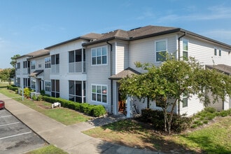 Flats at Maverick Trails in Orange Park, FL - Foto de edificio - Building Photo
