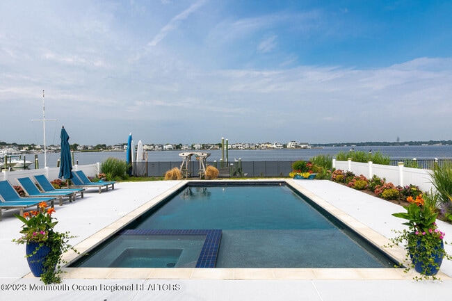24 Park Rd in Monmouth Beach, NJ - Building Photo - Building Photo