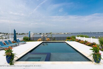 24 Park Rd in Monmouth Beach, NJ - Building Photo - Building Photo