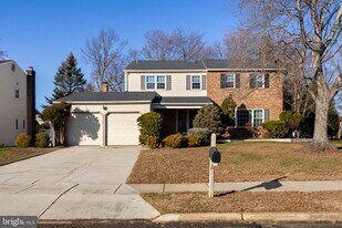 20 Lakeview Dr in Cherry Hill Township, NJ - Building Photo