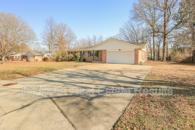 2842 N Loxley Ave in Fayetteville, AR - Building Photo - Building Photo