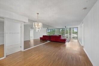 2761 Village Blvd in West Palm Beach, FL - Building Photo - Building Photo