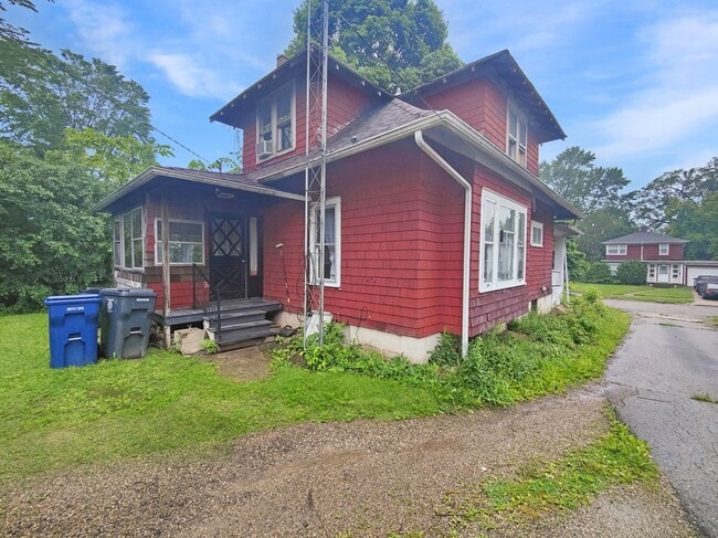 1505 Downey St in Flint, MI - Foto de edificio - Building Photo