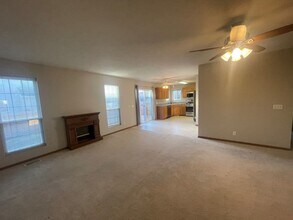 13606 S 29th Cir in Bellevue, NE - Building Photo - Building Photo