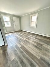 320 Hamilton Ave, Unit 4 in Seaside Heights, NJ - Building Photo - Building Photo
