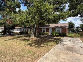 204 Brandywine Rd in Pensacola, FL - Building Photo