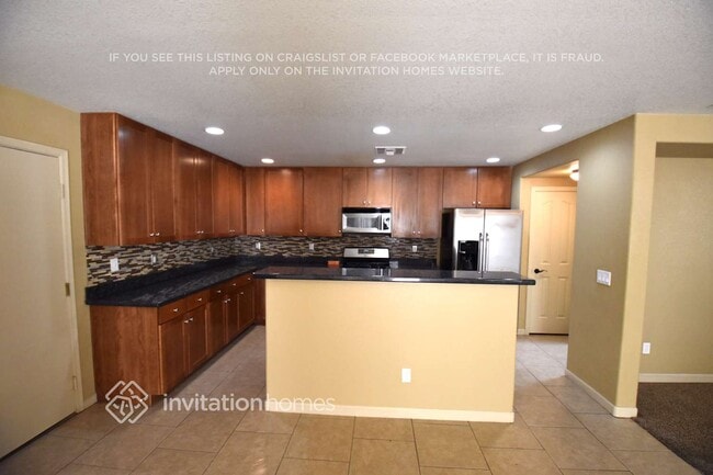 5832 E Holmes Ave in Mesa, AZ - Foto de edificio - Building Photo