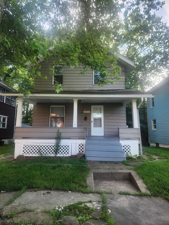1720 Grace Ave NE in Canton, OH - Building Photo