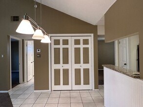 12446 Starcrest Dr in San Antonio, TX - Building Photo - Building Photo