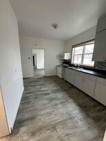 416 Main Ave N in Thief River Falls, MN - Building Photo