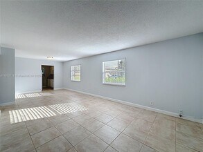 2607 NE 8th Ave in Fort Lauderdale, FL - Building Photo - Building Photo