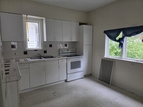 159 80th St in Niagara Falls, NY - Building Photo - Building Photo